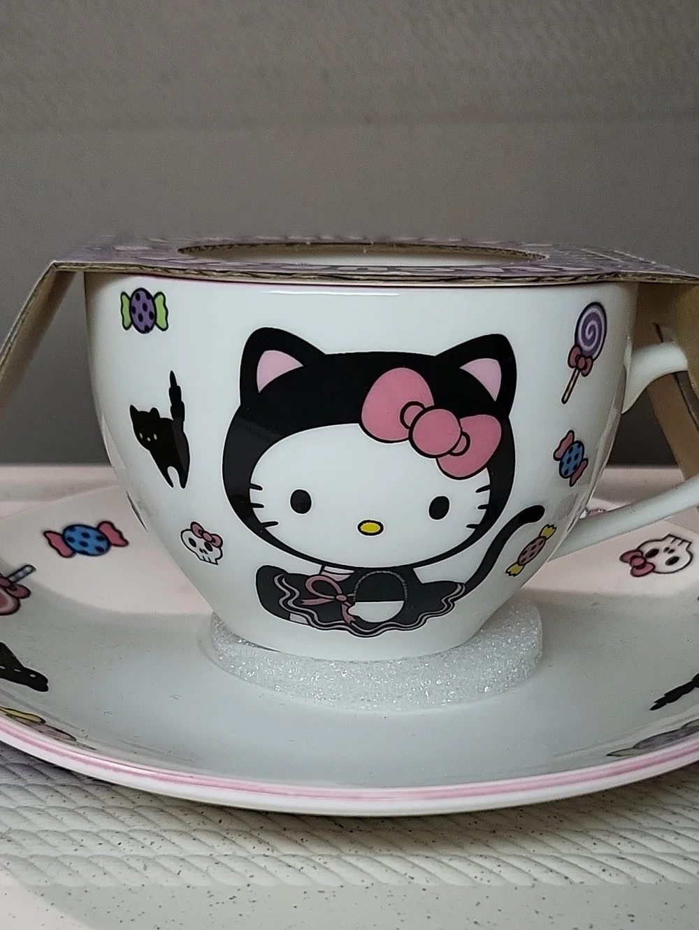 Hello Kitty Teacup Set